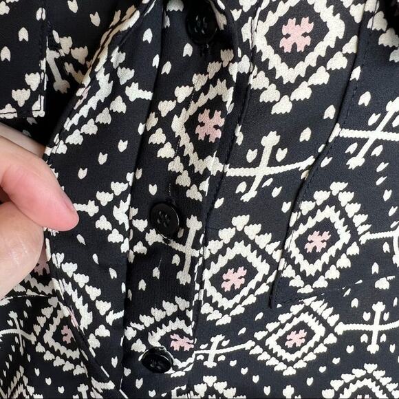 NWT Aqua Women's Aztec Geo Print Split Neck Roll-Tab Sleeve Romper XS - Picture 4 of 15